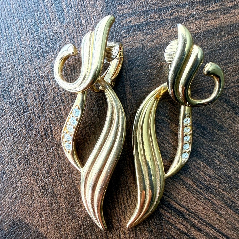 Vintage Gold Tone Abstract Flame Rhinestone Accent Clip On Dangle Earrings - Picture 2 of 7
